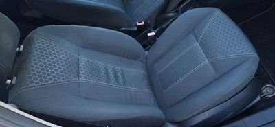 Ford Fiesta 1.4 TDCi 5p. Ghia (17)