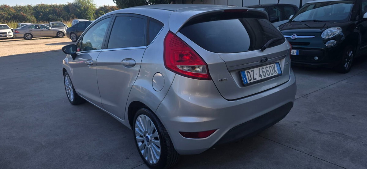 Ford Fiesta 1.4 TDCi 5p. Ghia (3)