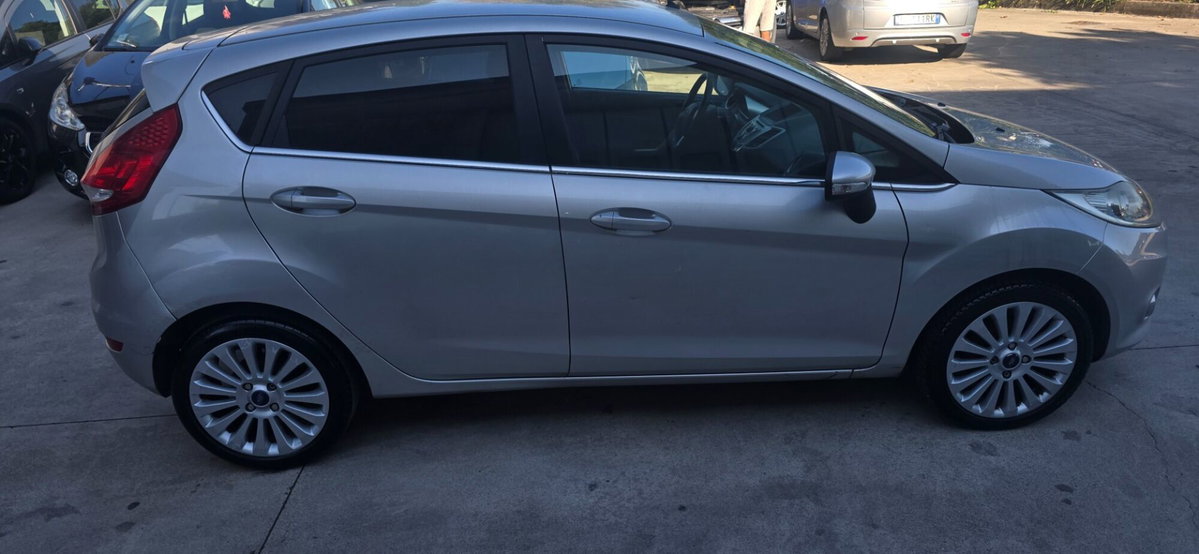 Ford Fiesta 1.4 TDCi 5p. Ghia (6)