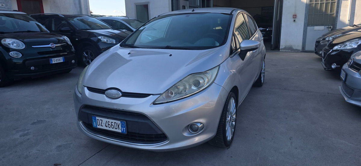 Ford Fiesta 1.4 TDCi 5p. Ghia (9)