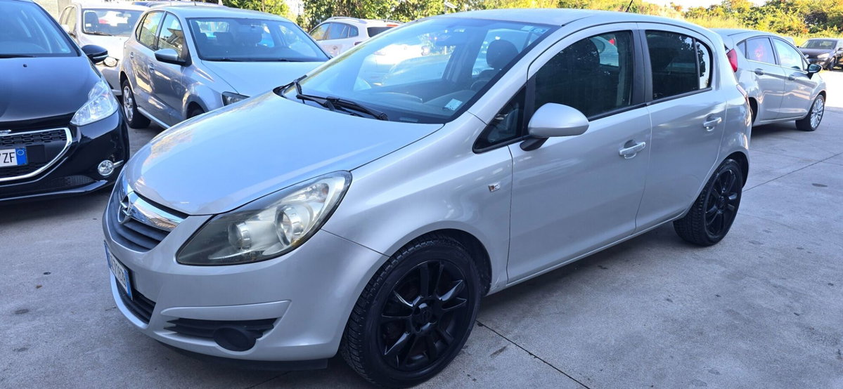 Opel Corsa 1.2i 16V cat 5 porte Cosmo (10)