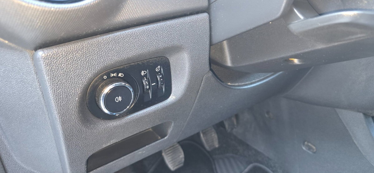Opel Corsa 1.2i 16V cat 5 porte Cosmo (12)
