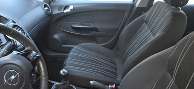 Opel Corsa 1.2i 16V cat 5 porte Cosmo (14)