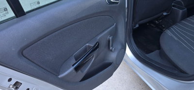 Opel Corsa 1.2i 16V cat 5 porte Cosmo (18)