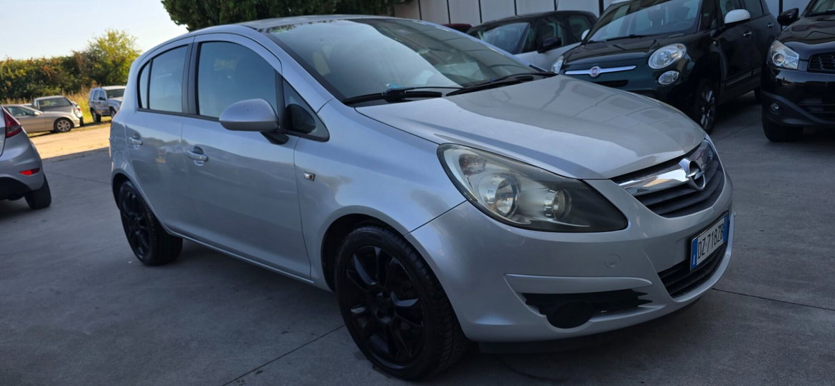 Opel Corsa 1.2i 16V cat 5 porte Cosmo (2)