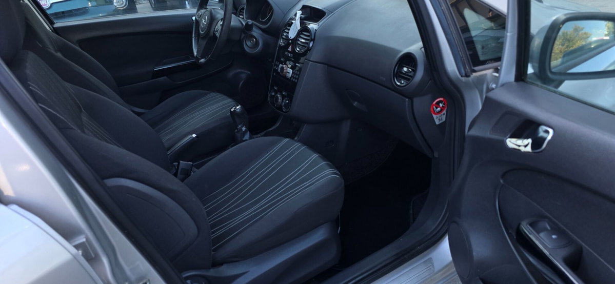 Opel Corsa 1.2i 16V cat 5 porte Cosmo (20)