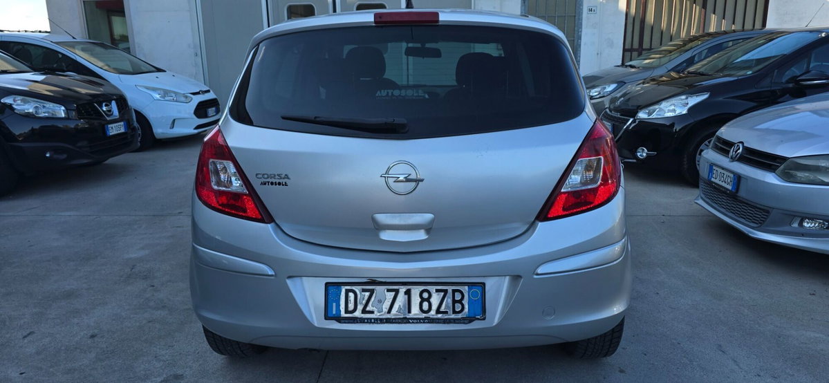 Opel Corsa 1.2i 16V cat 5 porte Cosmo (6)