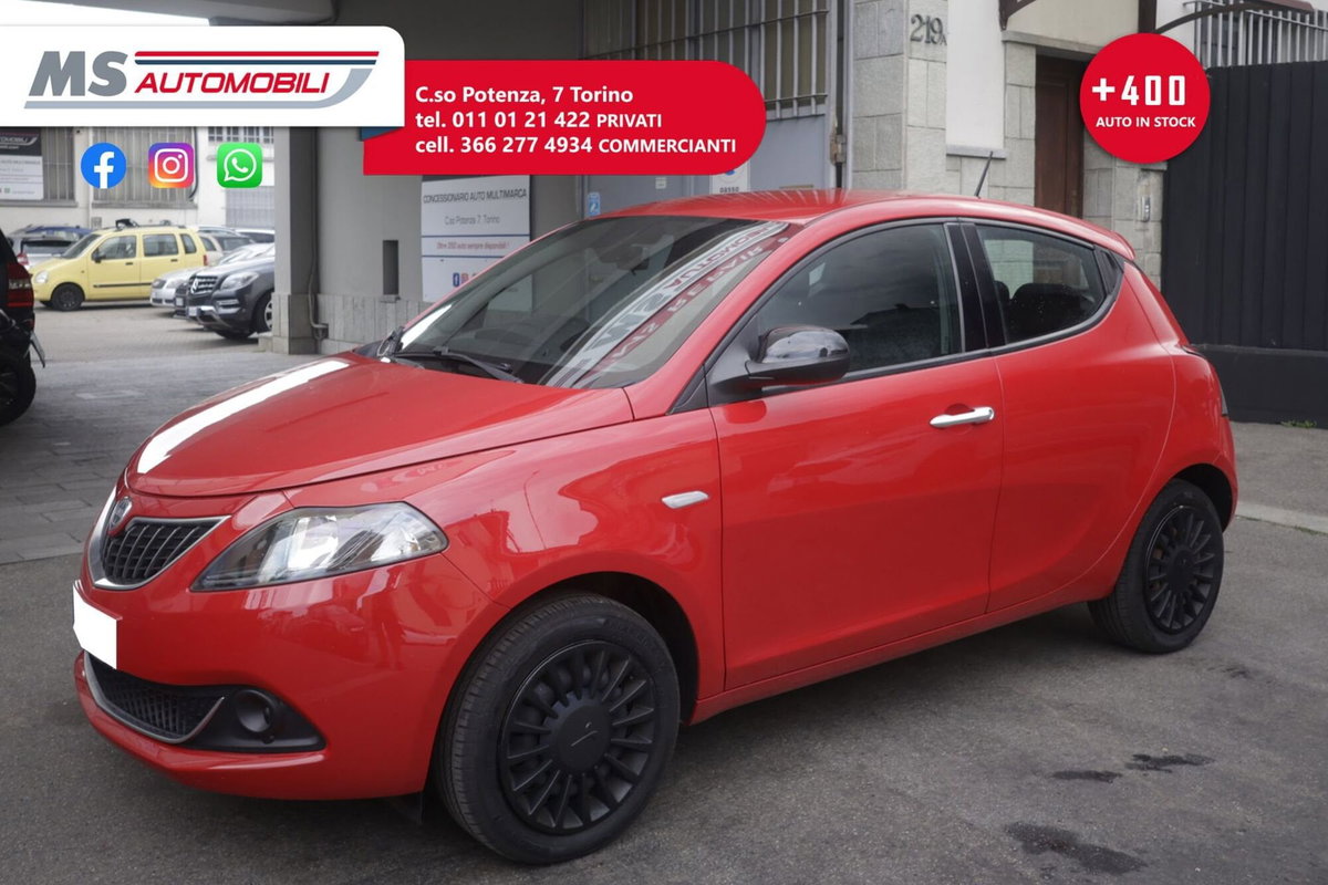Lancia Ypsilon 1.0 FireFly 5 porte S&S Hybrid Silver Plus (11)
