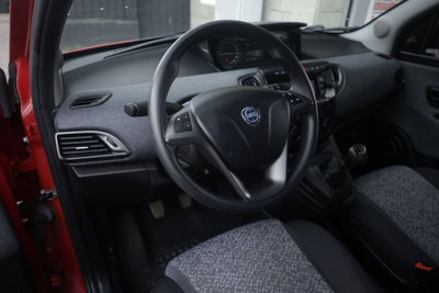 Lancia Ypsilon 1.0 FireFly 5 porte S&S Hybrid Silver Plus (14)