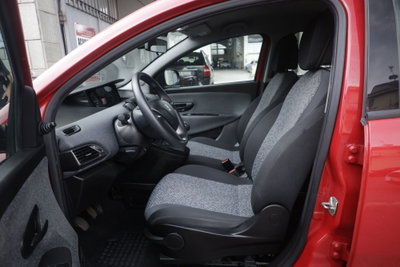 Lancia Ypsilon 1.0 FireFly 5 porte S&S Hybrid Silver Plus (17)