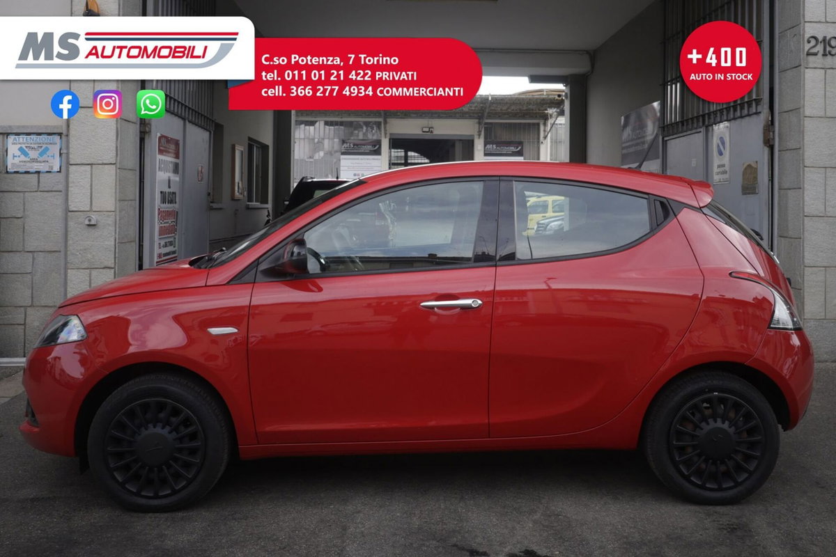 Lancia Ypsilon 1.0 FireFly 5 porte S&S Hybrid Silver Plus (4)