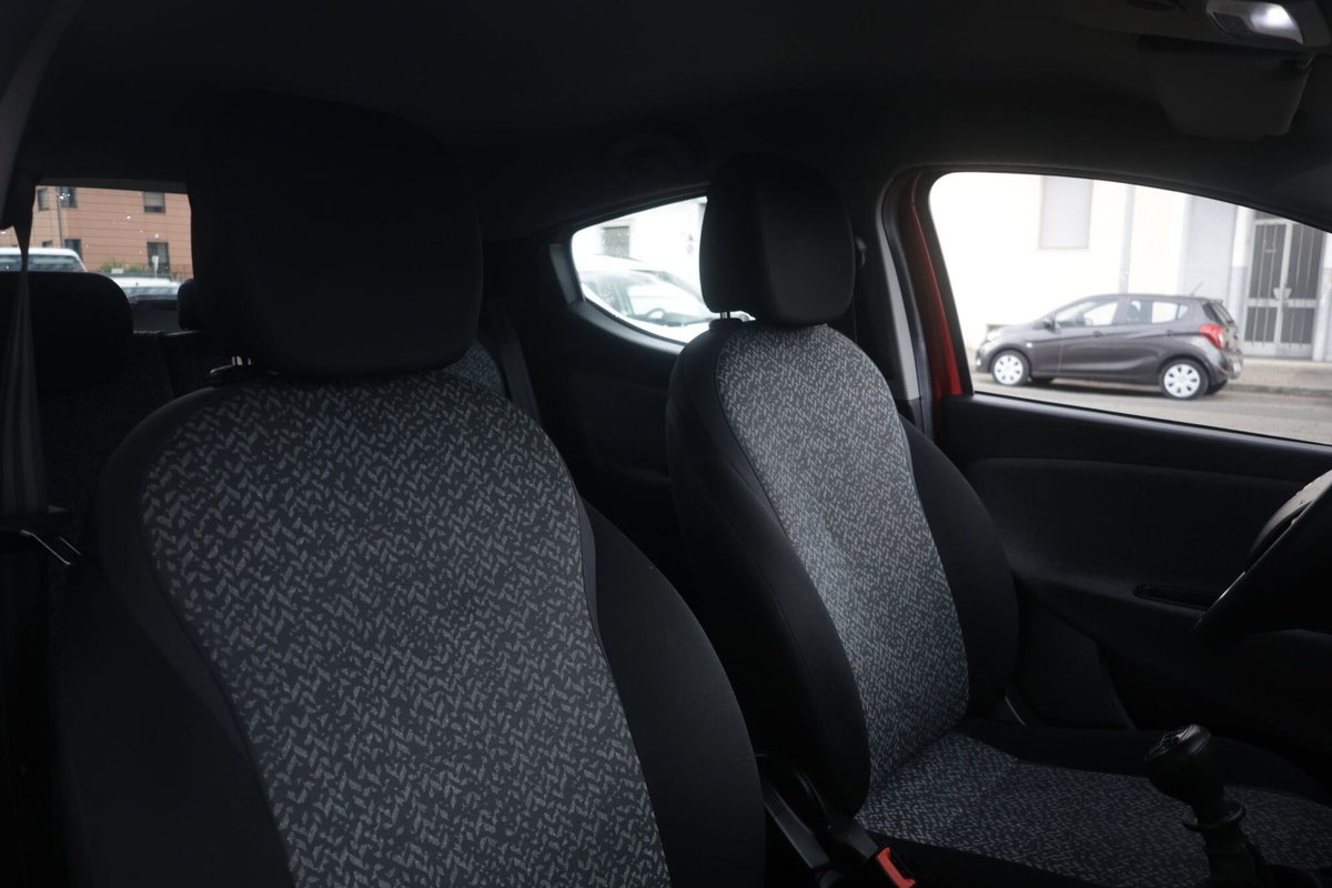 Lancia Ypsilon 1.0 FireFly 5 porte S&S Hybrid Silver Plus (6)