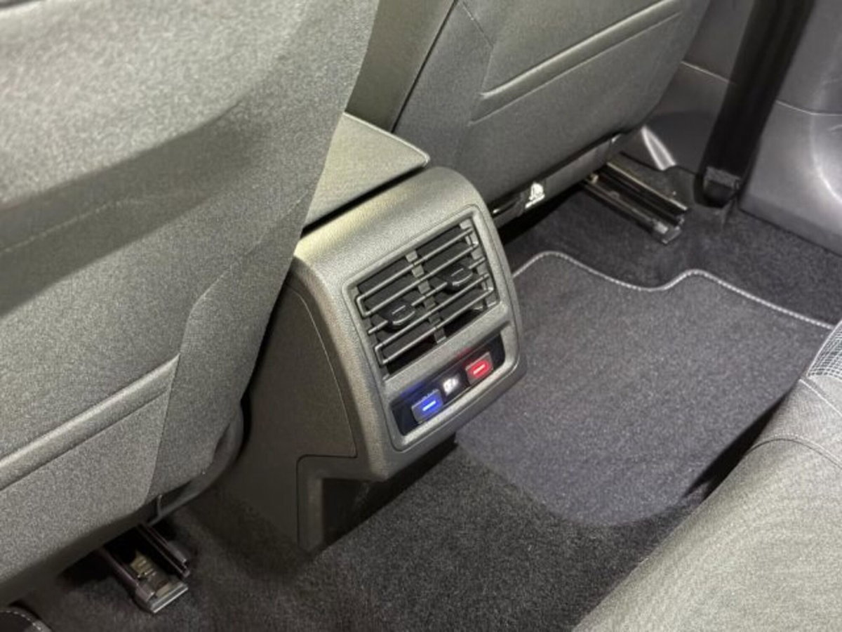 Volkswagen Golf 2.0 TDI GTD DSG (10)