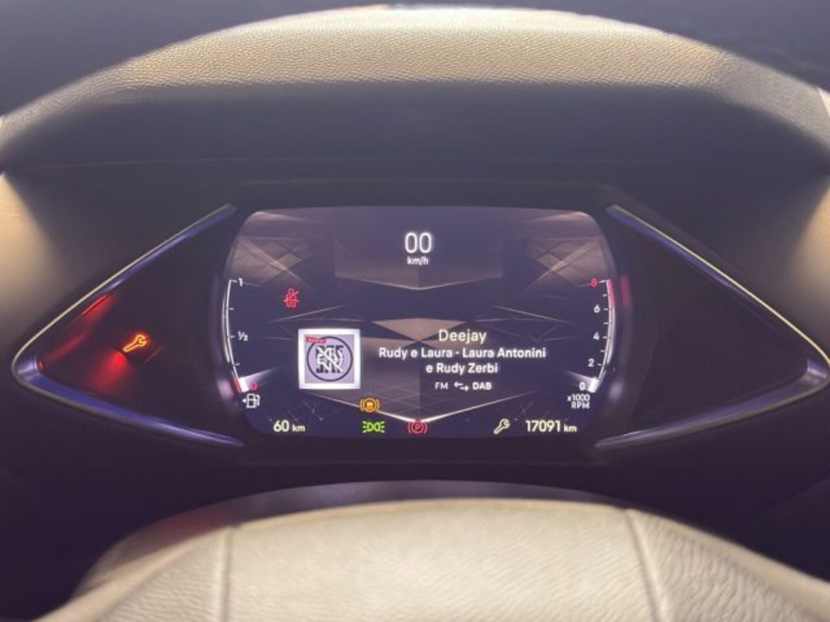 Ds DS 3 1.2 puretech Pallas 100cv (19)