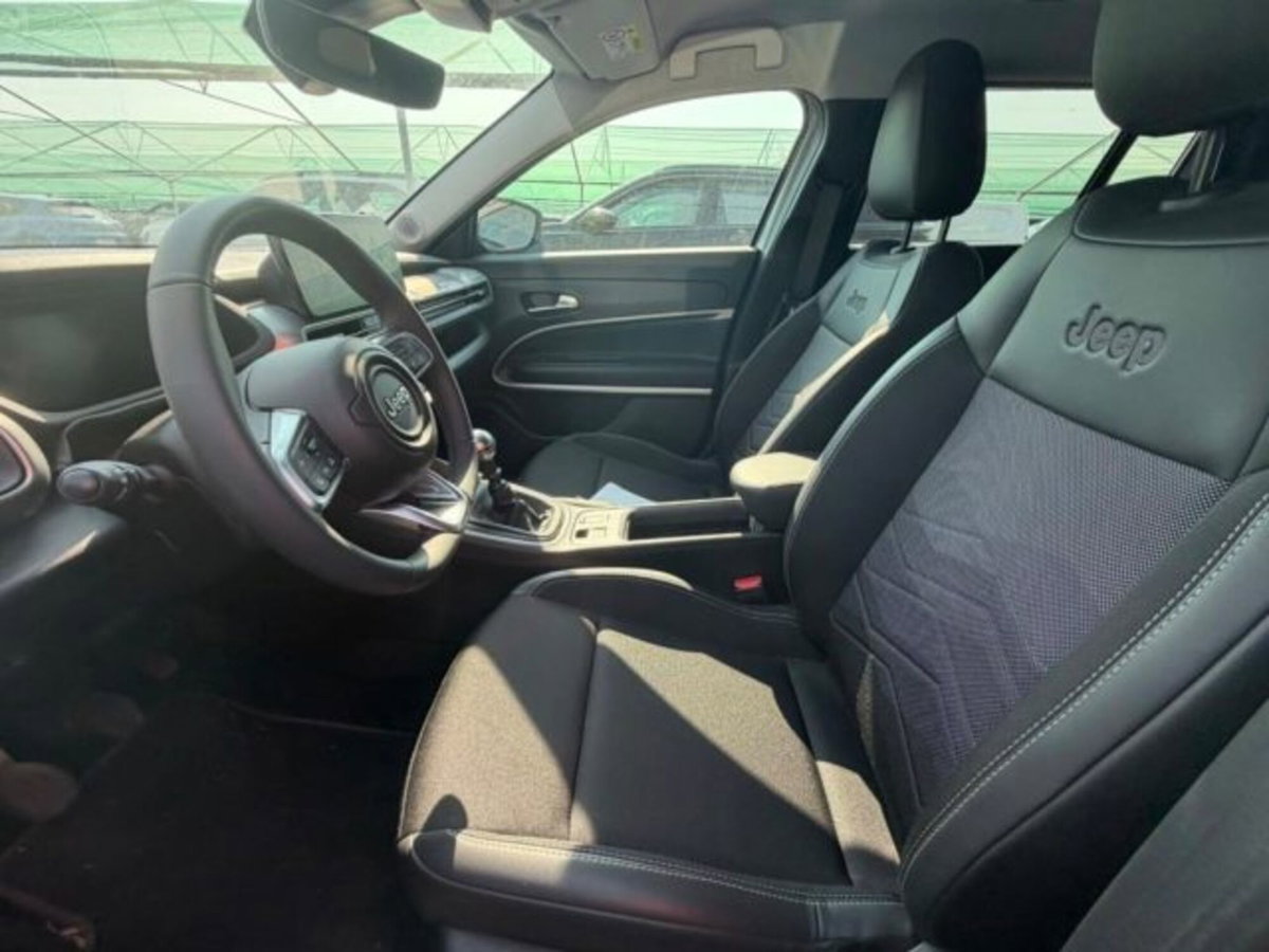 Jeep Avenger 1.2 turbo Summit fwd 100cv (6)