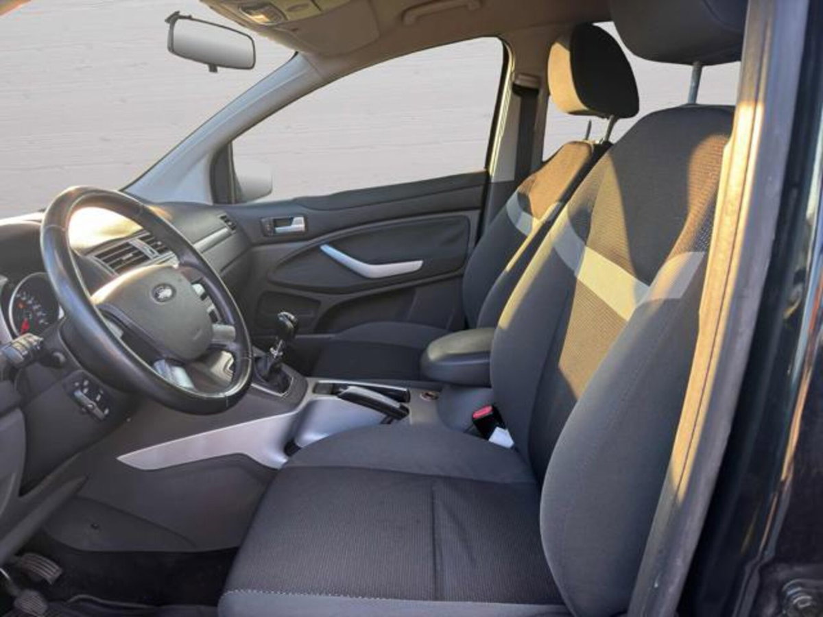 Ford Kuga 2.0 TDCi 140 CV 2WD DPF (9)