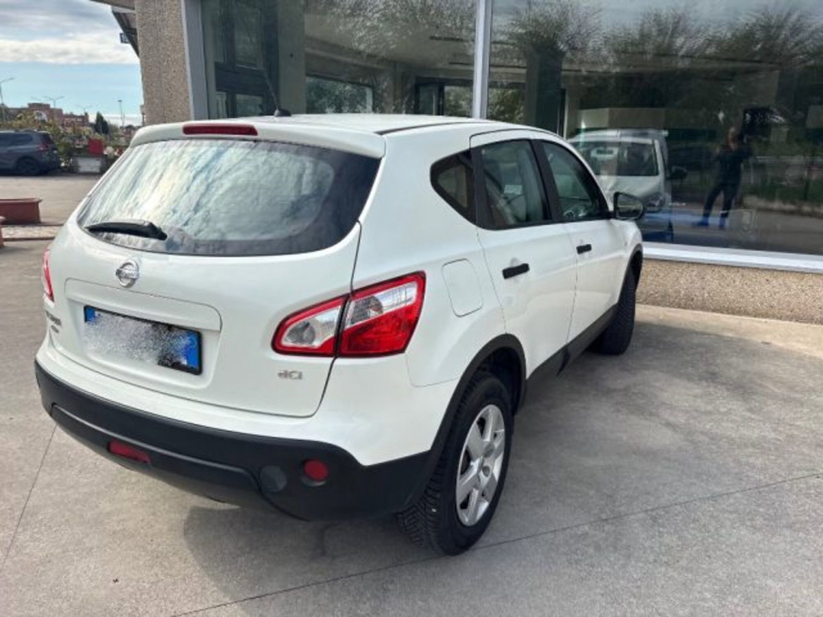 Nissan Qashqai 1.5 dCi DPF Acenta (2)