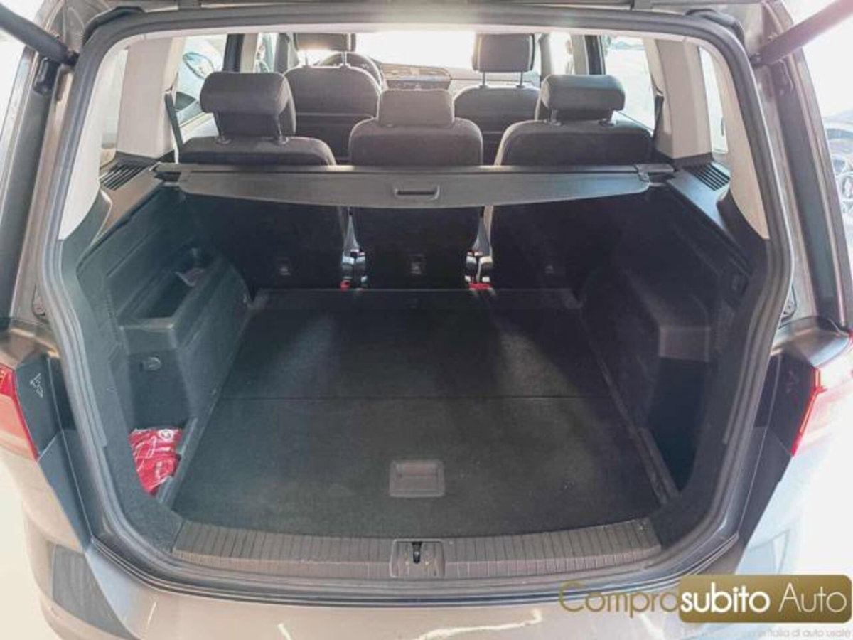 Volkswagen Touran 1.6 TDI 115 CV SCR DSG Executive BlueMotion Tech. (10)