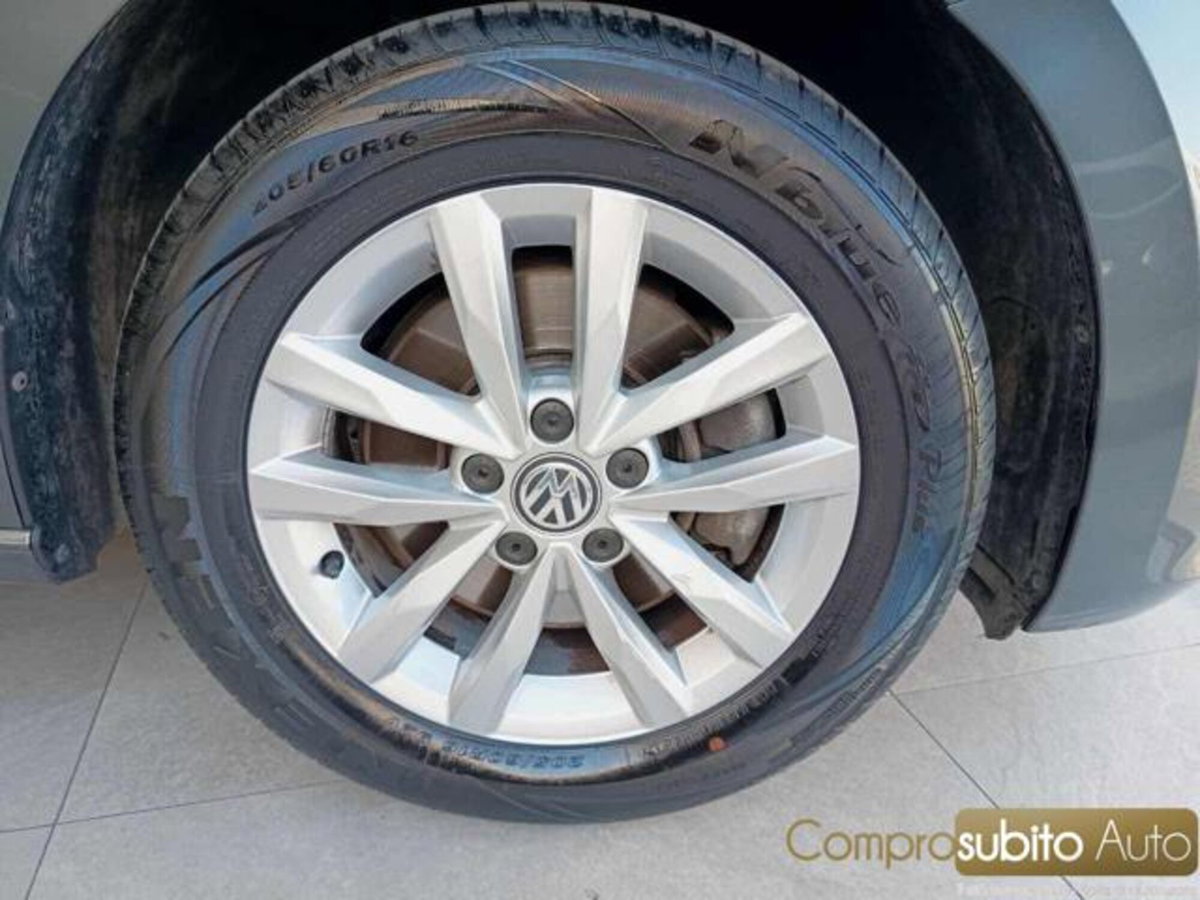 Volkswagen Touran 1.6 TDI 115 CV SCR DSG Executive BlueMotion Tech. (14)