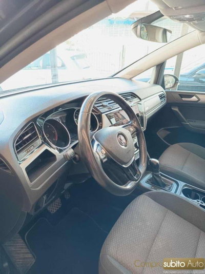 Volkswagen Touran 1.6 TDI 115 CV SCR DSG Executive BlueMotion Tech. (16)
