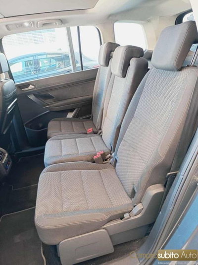 Volkswagen Touran 1.6 TDI 115 CV SCR DSG Executive BlueMotion Tech. (20)