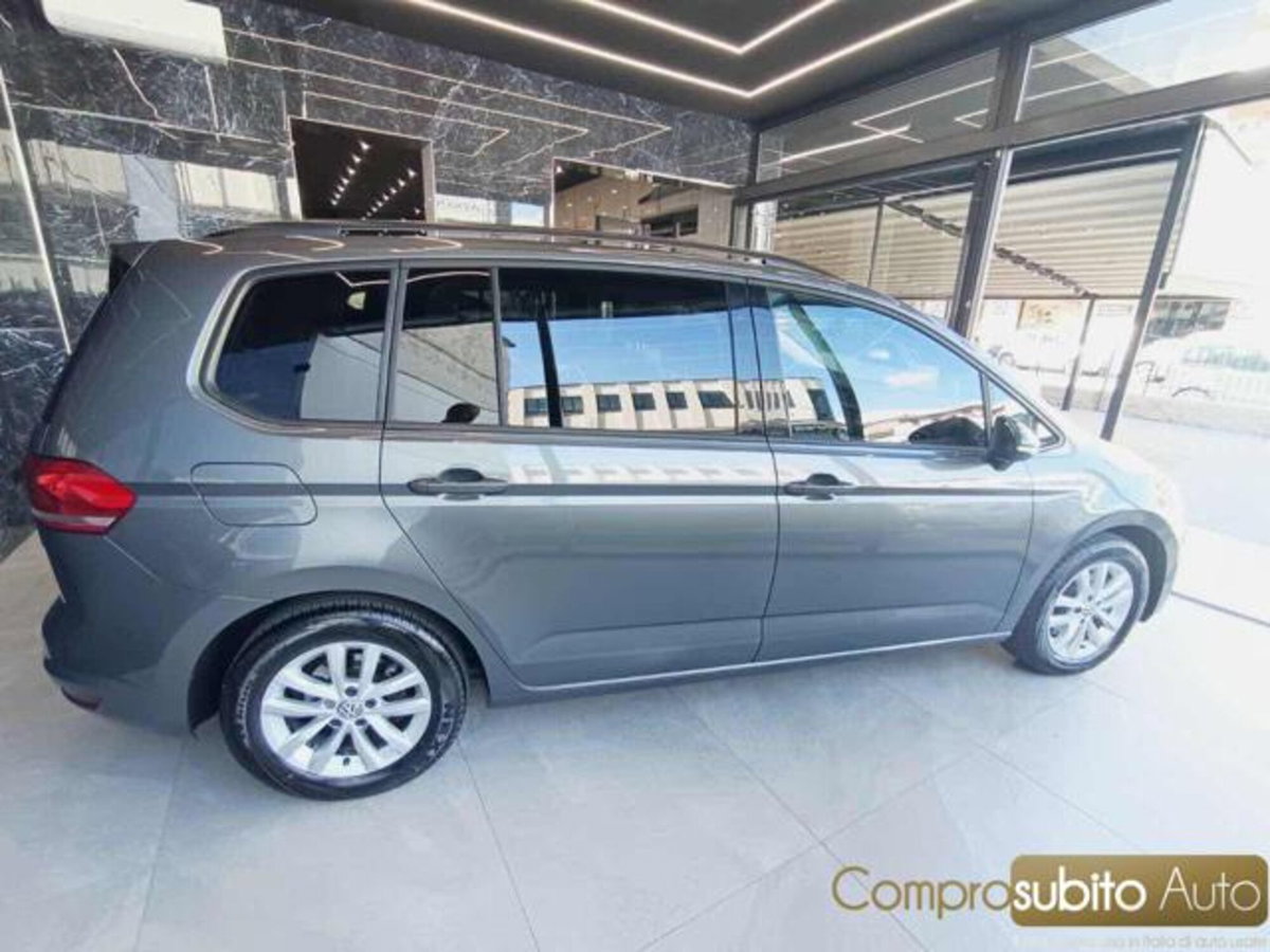 Volkswagen Touran 1.6 TDI 115 CV SCR DSG Executive BlueMotion Tech. (5)