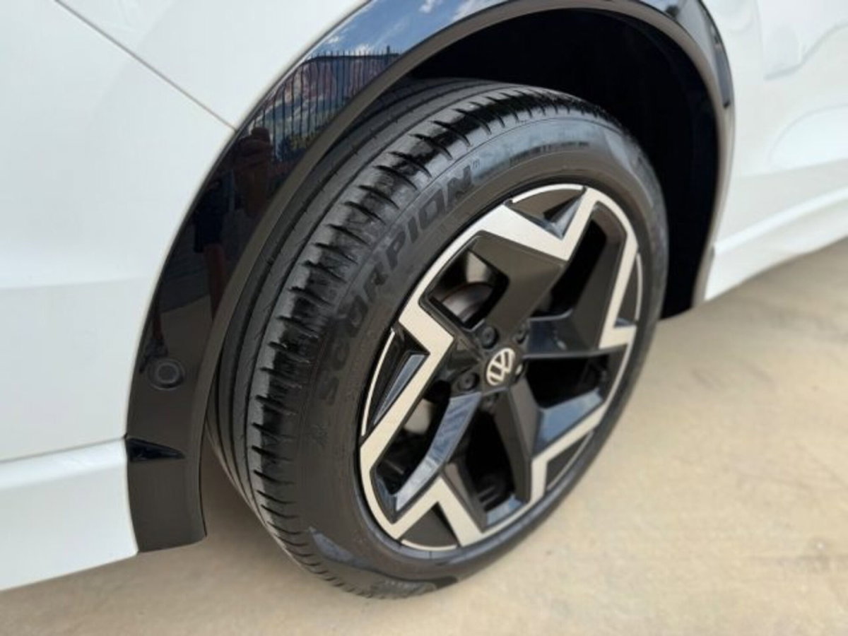 Volkswagen Tiguan 2.0 tdi R-Line 150cv dsg (10)