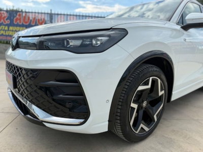 Volkswagen Tiguan 2.0 tdi R-Line 150cv dsg (12)