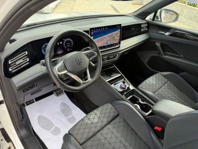Volkswagen Tiguan 2.0 tdi R-Line 150cv dsg (16)