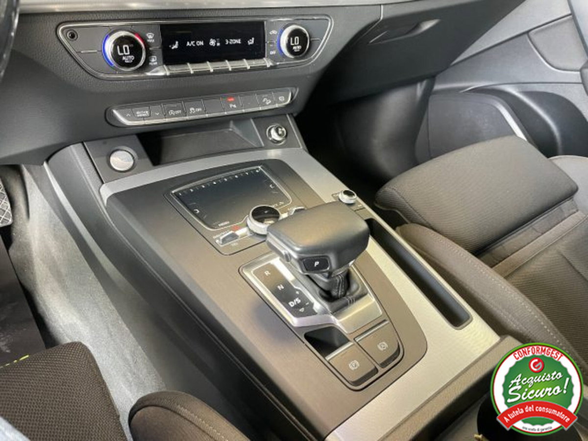 Audi Q5 40 TDI quattro S tronic Business Sport (17)