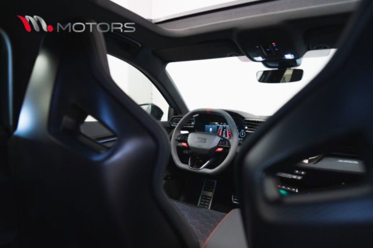 Audi RS 3 Sportback 2.5 tfsi quattro s-tronic (11)