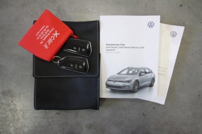 Volkswagen Golf Variant 2.0 TDI SCR DSG Life (18)