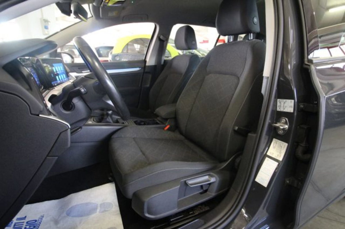Volkswagen Golf Variant 2.0 TDI SCR DSG Life (19)