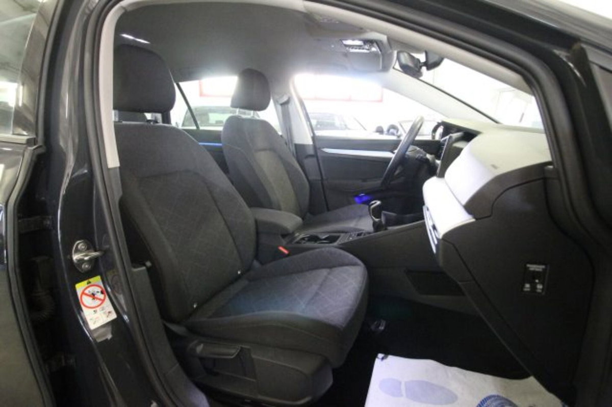 Volkswagen Golf Variant 2.0 TDI SCR DSG Life (20)