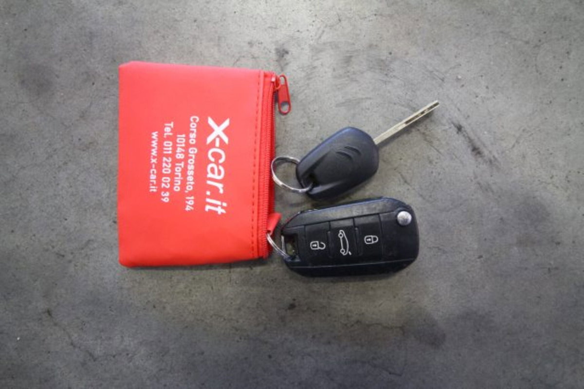 Citroen C4 Cactus BlueHDi 100 S&S ETG6 Shine (18)