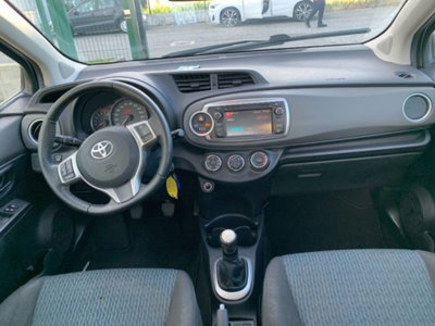 Toyota Yaris 1.0 5 porte Active (13)
