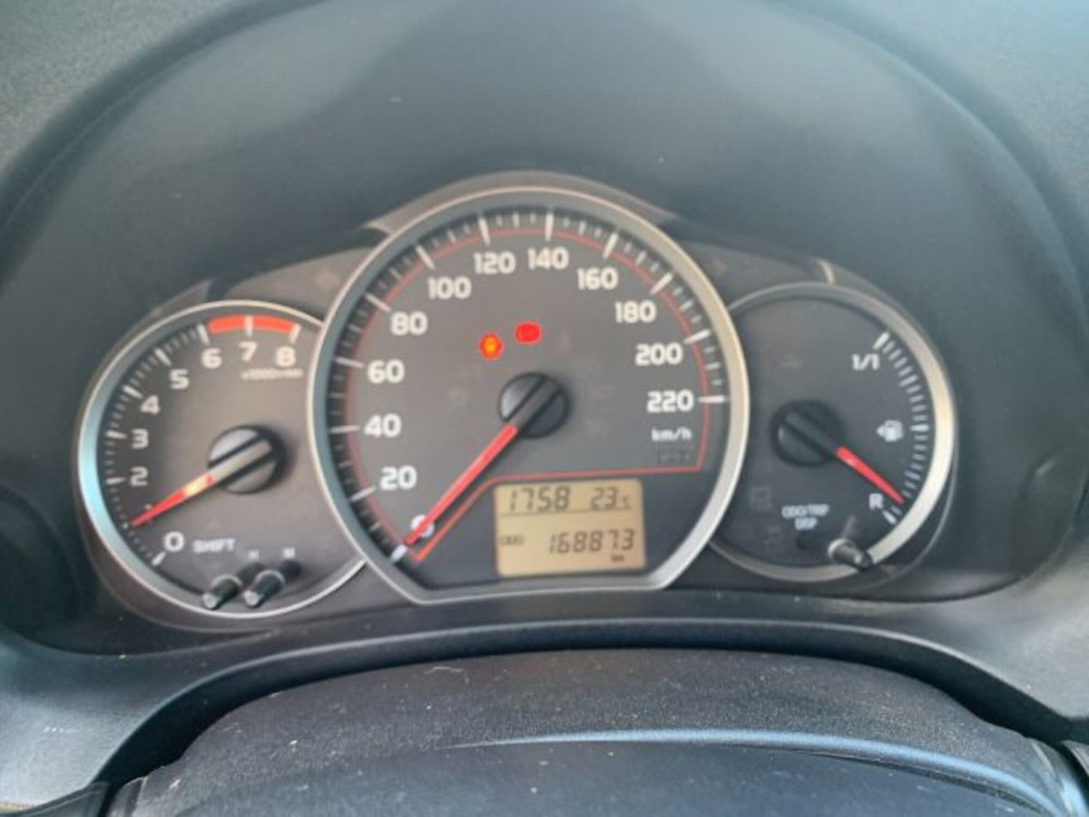 Toyota Yaris 1.0 5 porte Active (17)