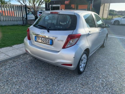 Toyota Yaris 1.0 5 porte Active (5)