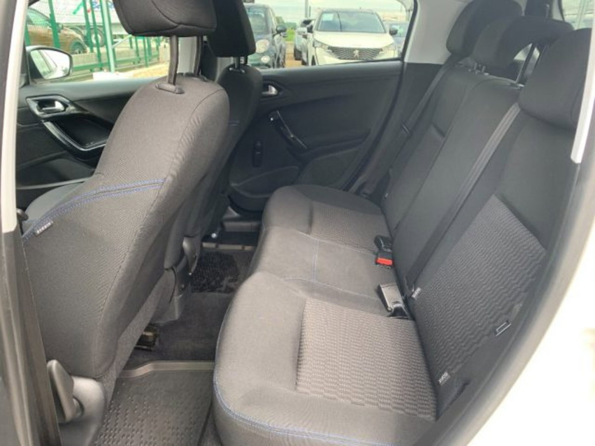 Peugeot 208 82 Stop&Start 5 porte Signature (10)