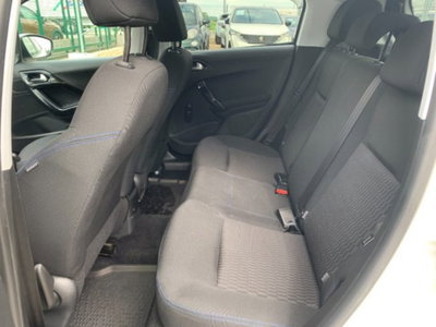 Peugeot 208 82 Stop&Start 5 porte Signature (10)