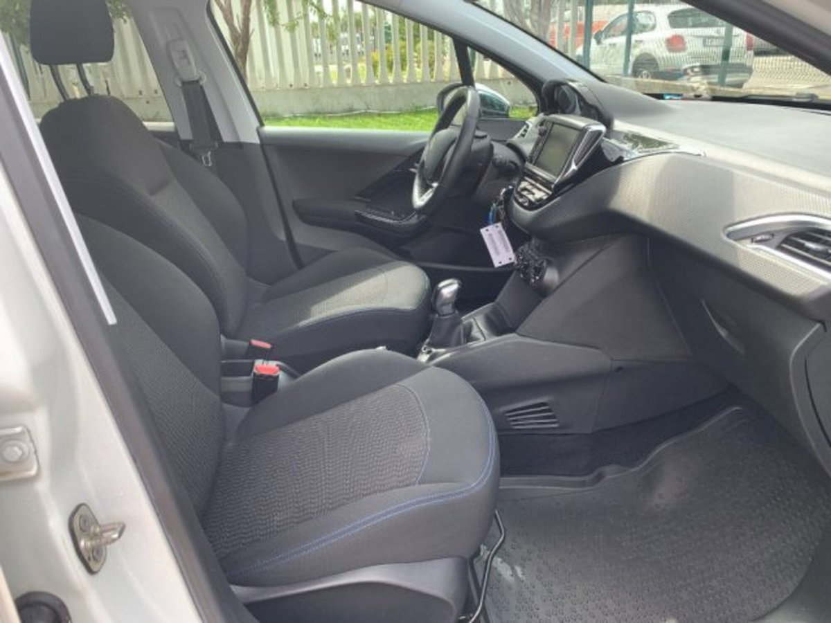 Peugeot 208 82 Stop&Start 5 porte Signature (12)
