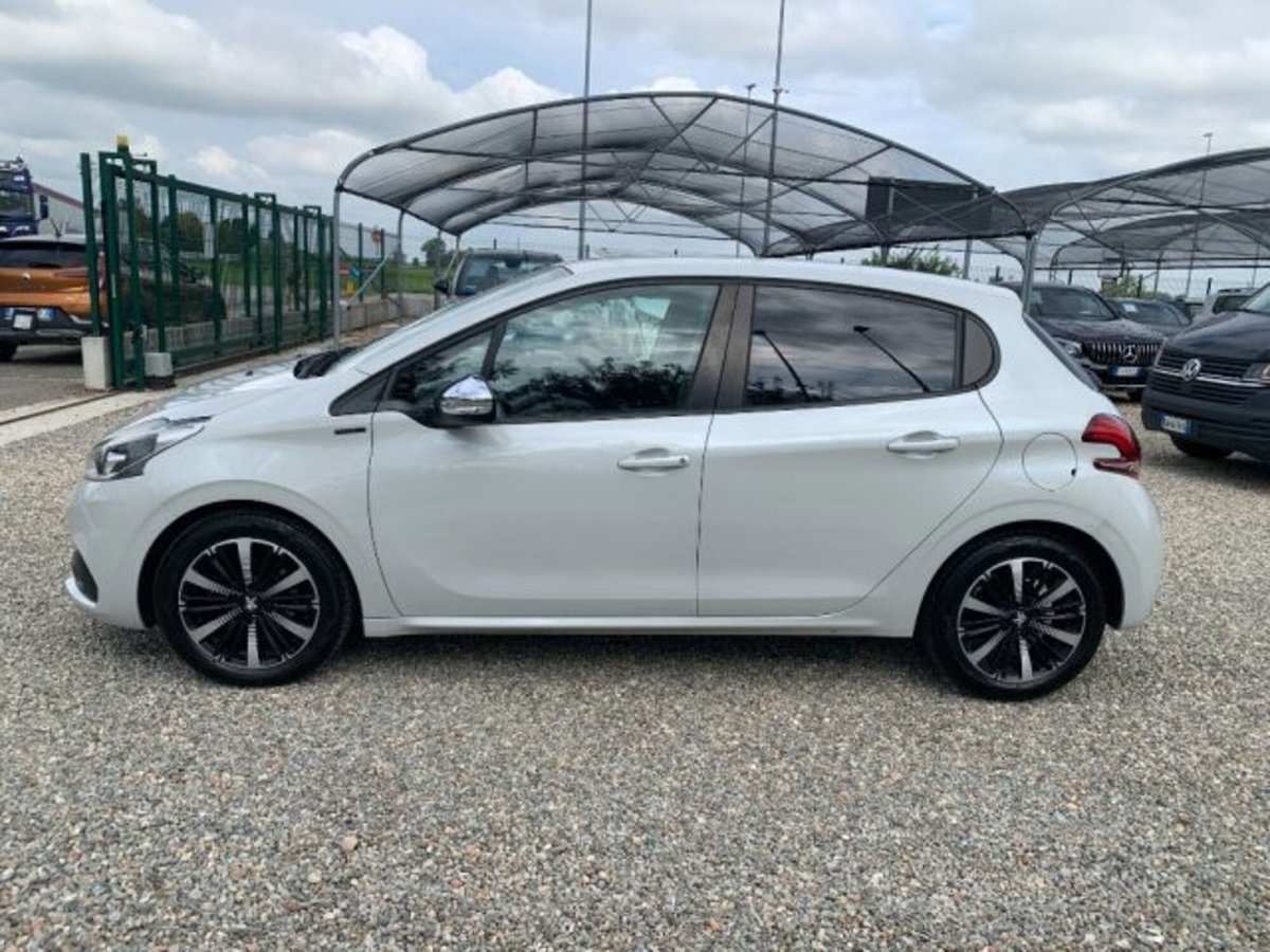 Peugeot 208 82 Stop&Start 5 porte Signature (8)