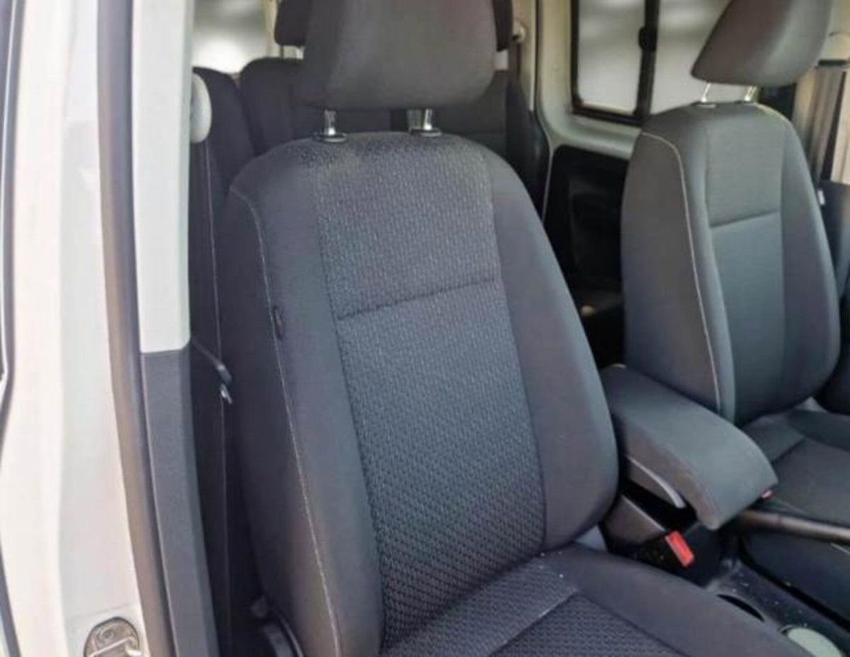 Volkswagen Caddy 2.0 TDI 102 CV Maxi (8)