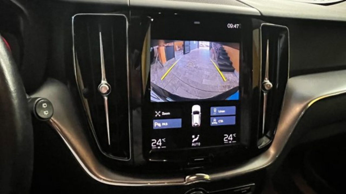Volvo XC60 B4 (d) AWD Geartronic Momentum N1 (12)