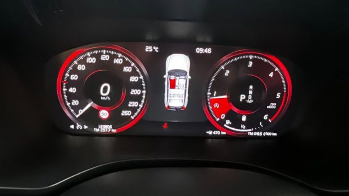 Volvo XC60 B4 (d) AWD Geartronic Momentum N1 (9)