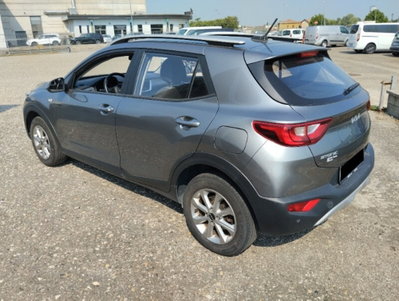 Kia Stonic 1.2 DPI Urban (2)