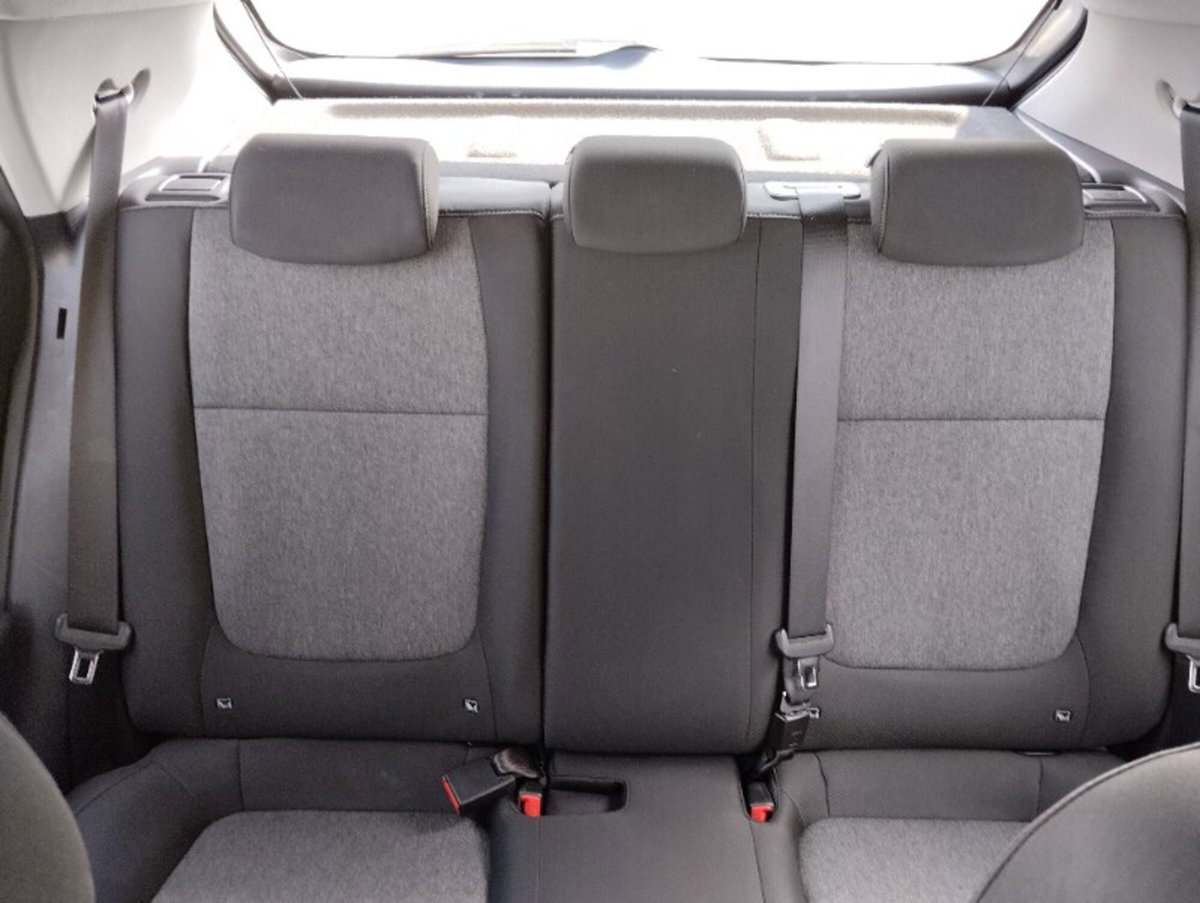 Kia Stonic 1.2 DPI Urban (6)