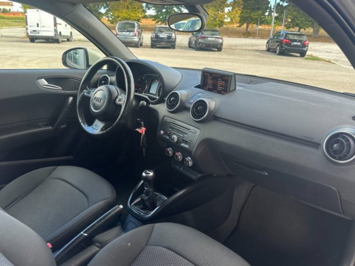 Audi A1 1.6 TDI Attraction (12)