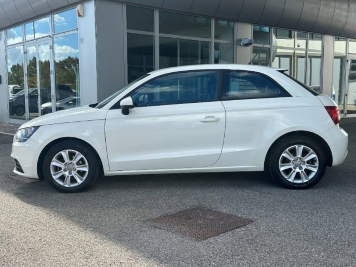 Audi A1 1.6 TDI Attraction (8)