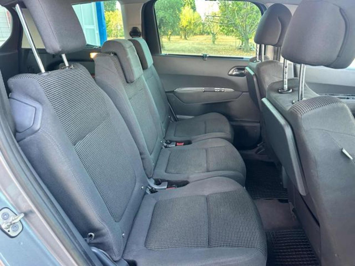 Peugeot 5008 1.6 HDi 115CV Access (15)